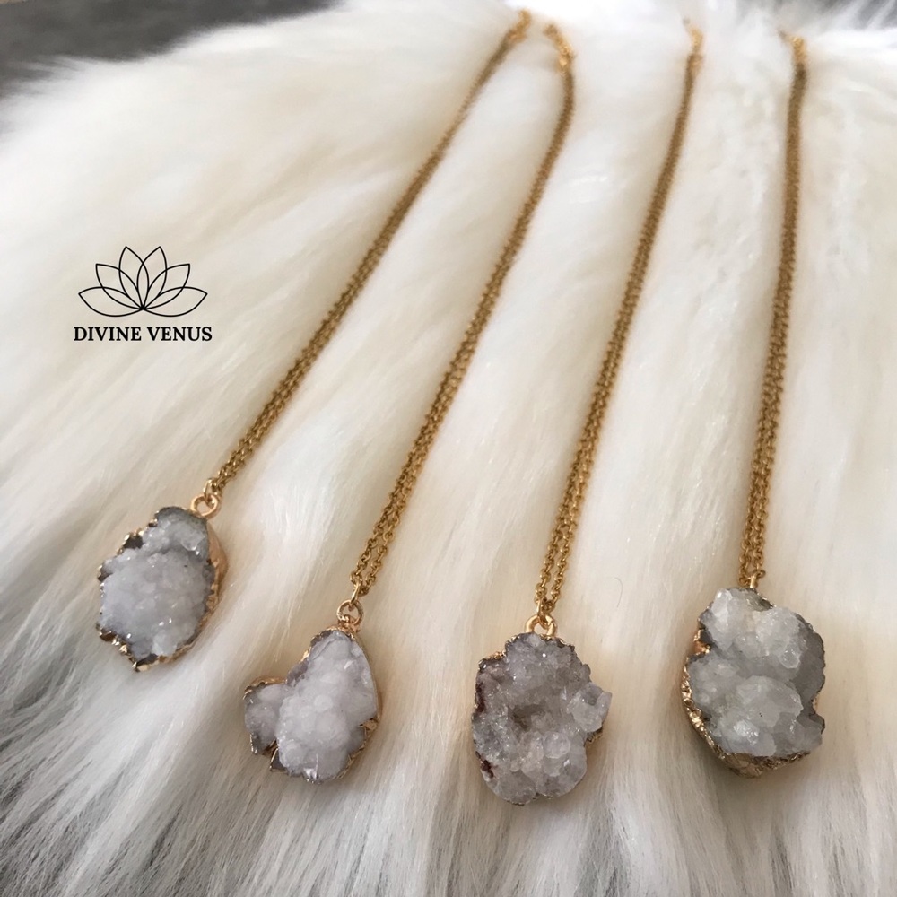 Druzy Agate, Whitesmoke, Natural, Gold Plated - Picture 3 of 11